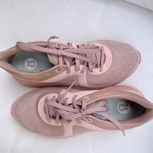 Lululemon pretty pink Chargefeel low workout shoes 7.5